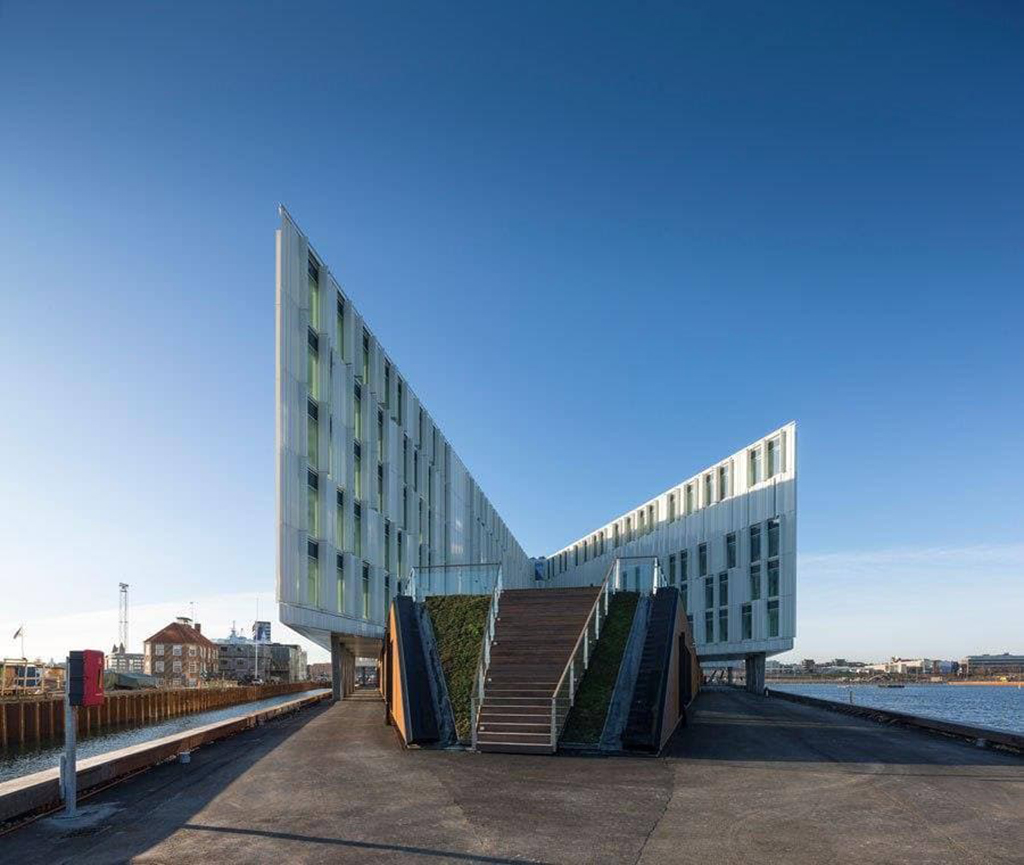 Необычное строение штаб-квартиры ООН в Копенгагене