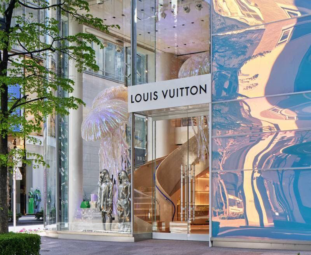 Футуристический дизайн модного дома Louis Vuitton в Токио